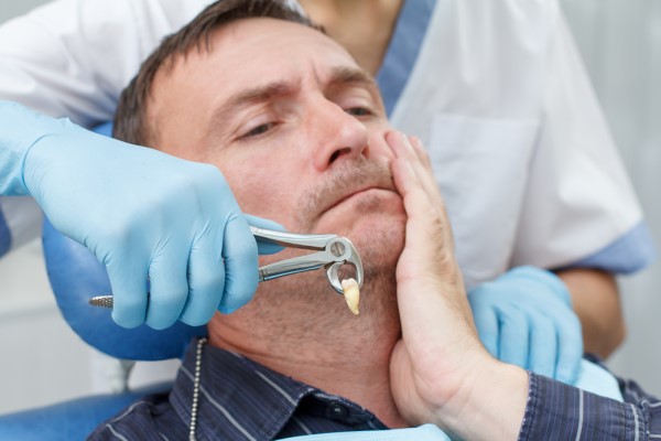 When To See An Emergency Dentist: Urgent Dental Problems And What To Do First